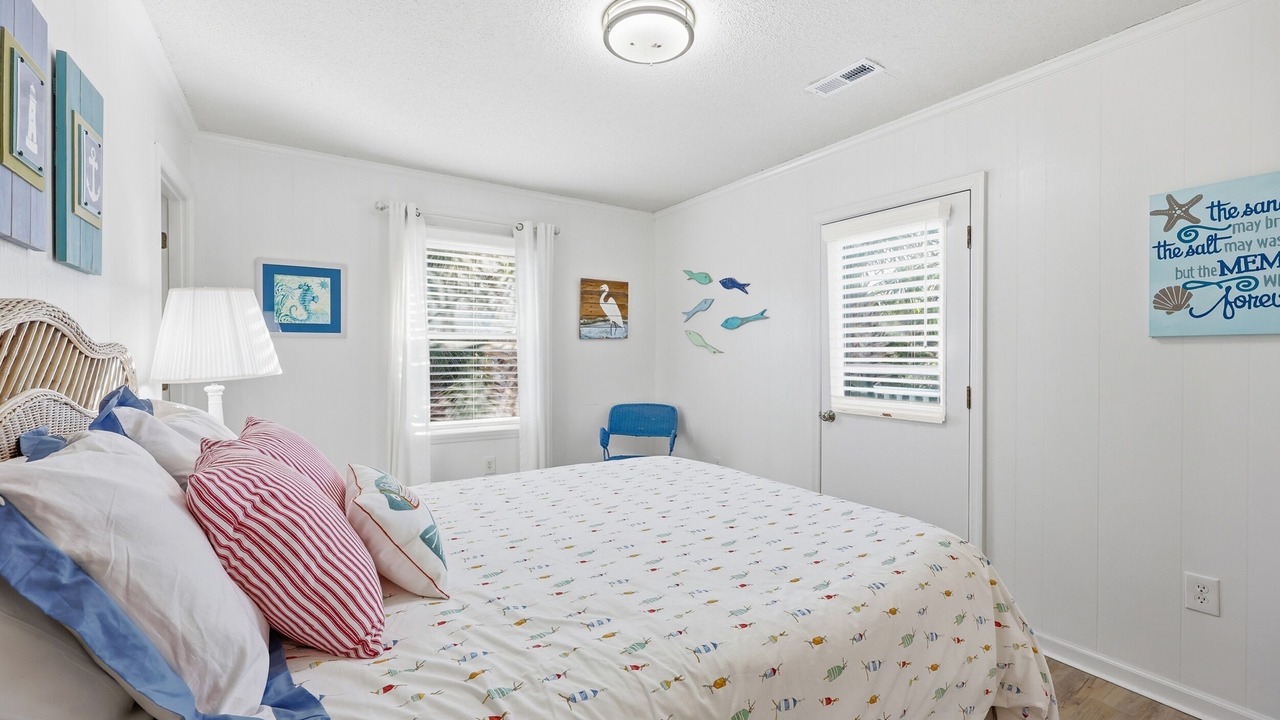 Photo of Bedroom in Debordieu Colony