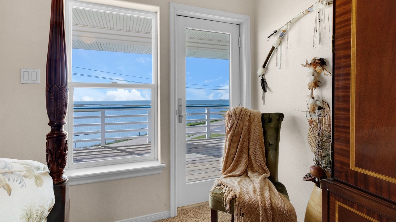 Photo of Patio Balcony in Jamaica Beach