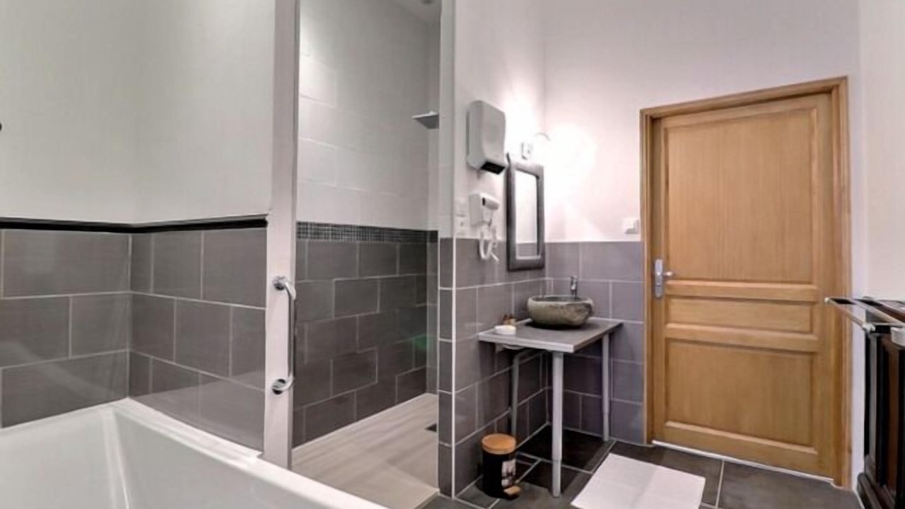 Photo of Bathroom in Le Cateau-Cambresis