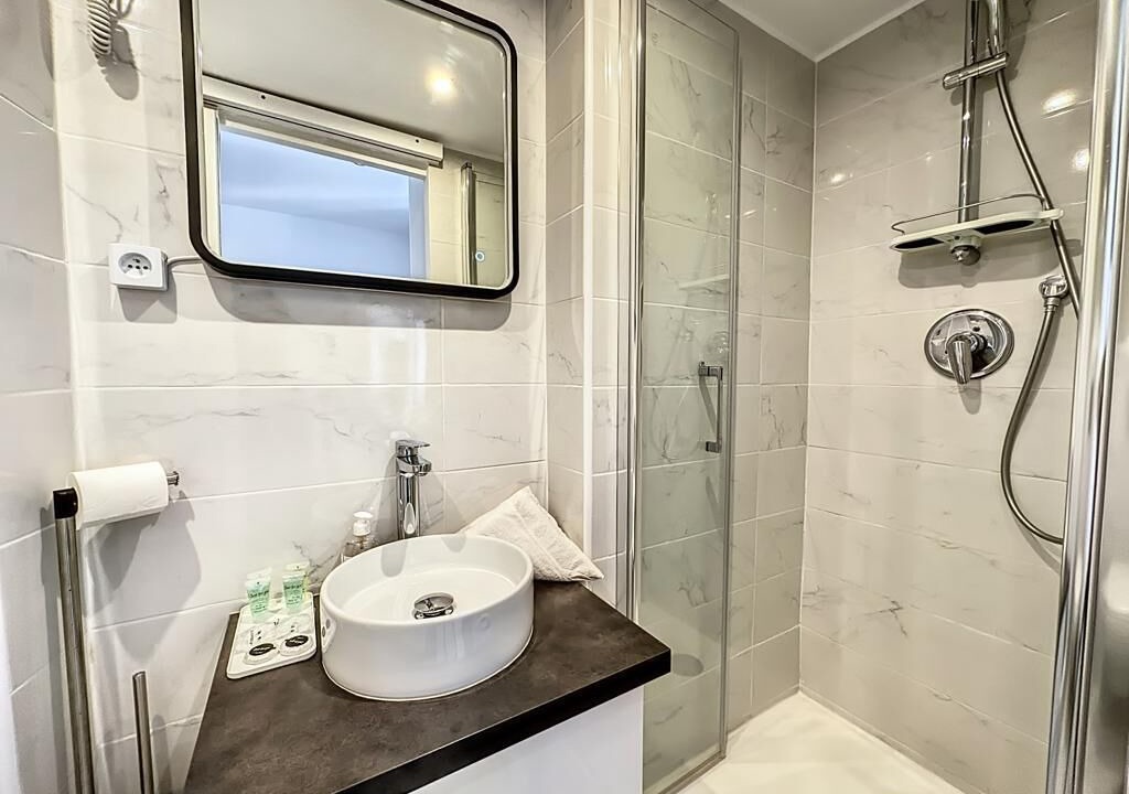 Photo of Bathroom in Prado - Republique