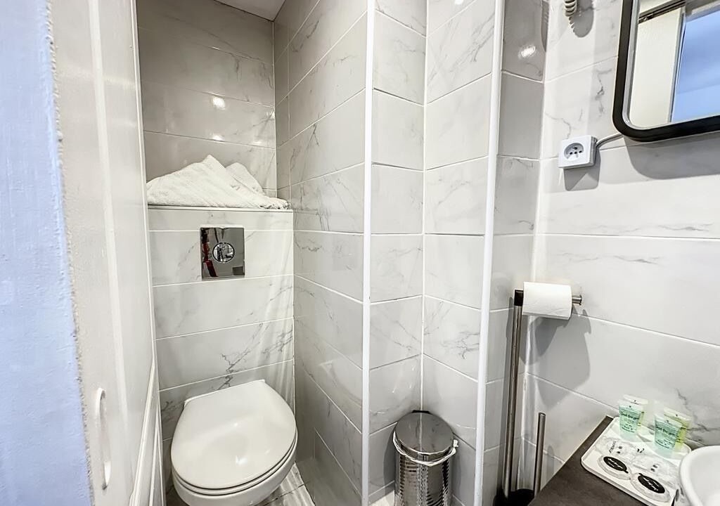 Photo of Bathroom in Prado - Republique