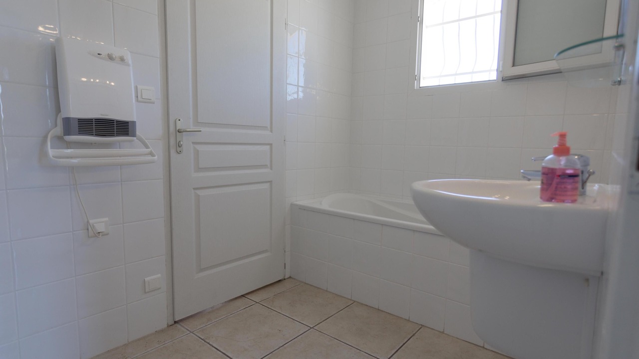 Photo of Bathroom in Aigne