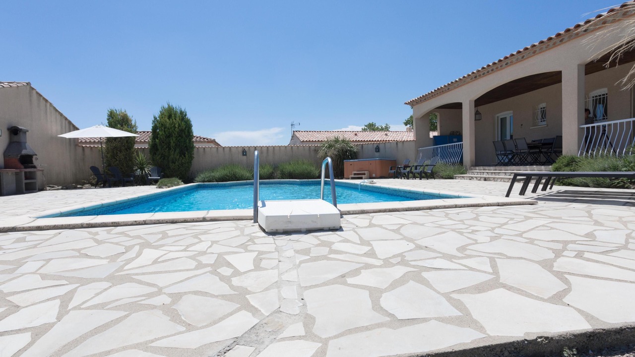 Photo of Outdoor in Aigne