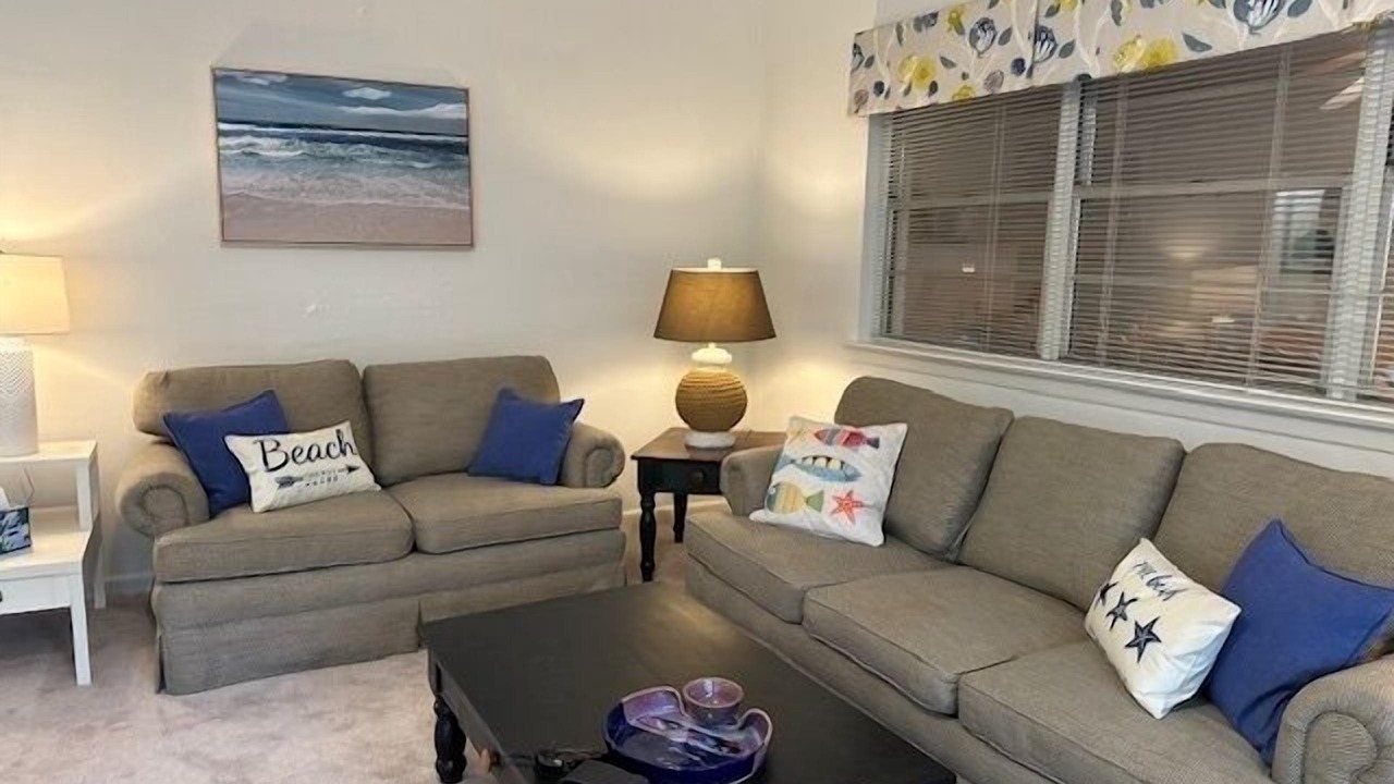 Photo of Livingroom in Northeast Virginia Beach