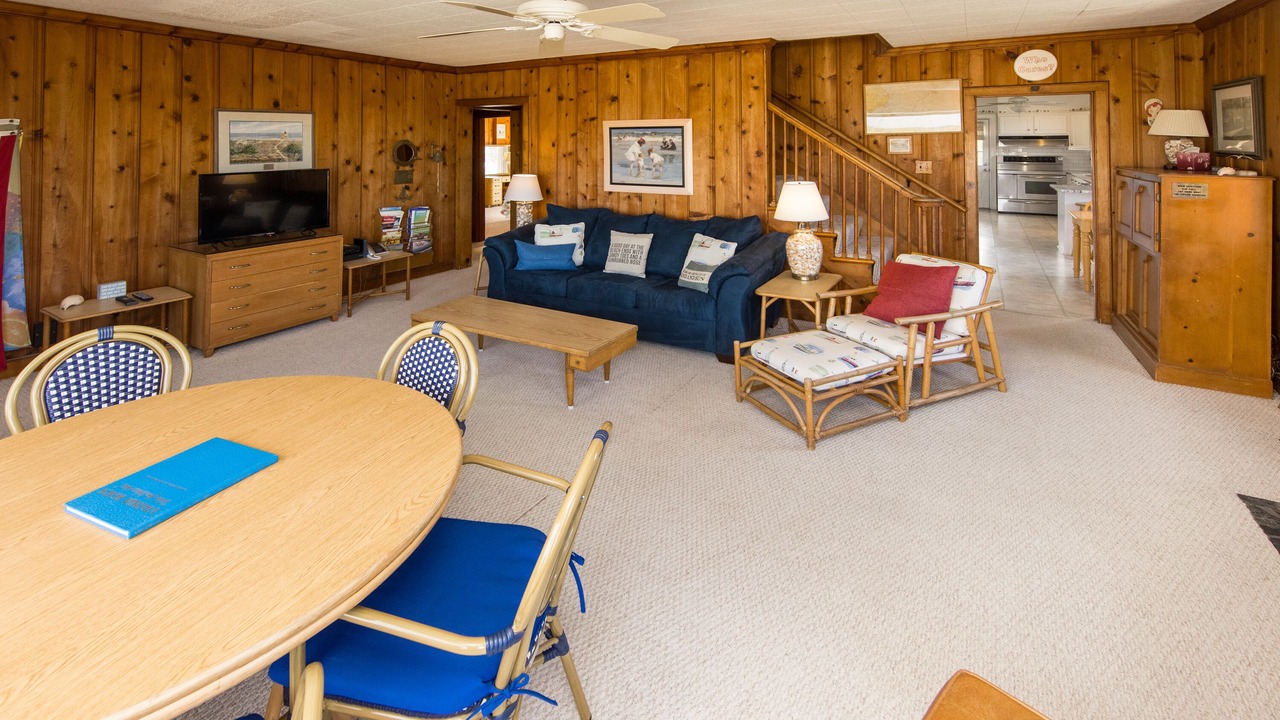 Photo of Livingroom in Northeast Virginia Beach