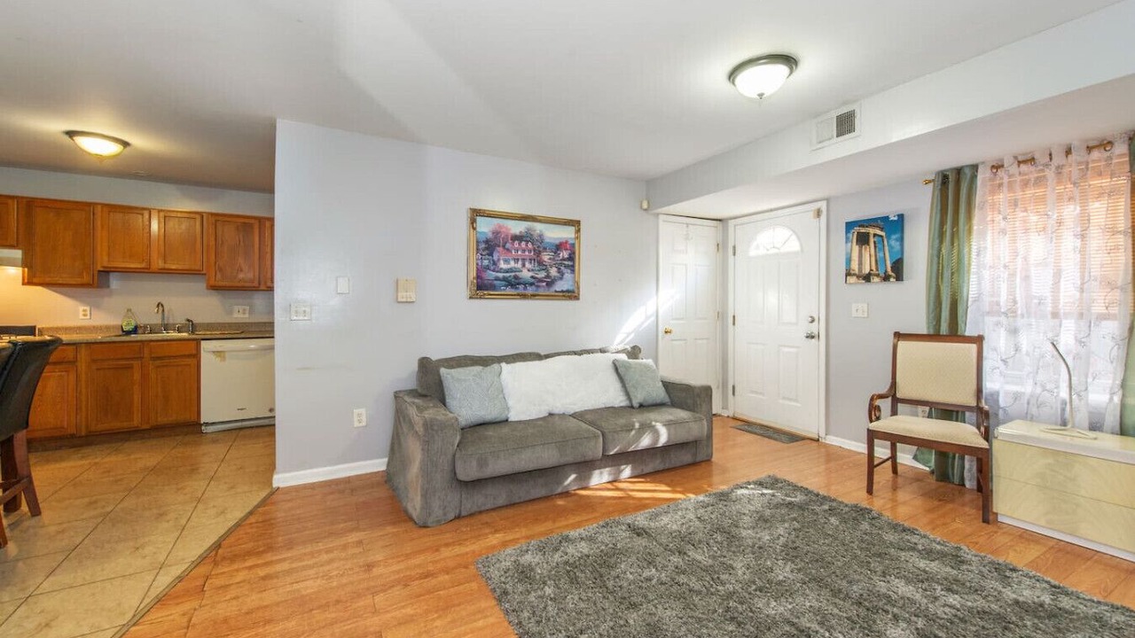 Photo of Livingroom in Ironbound District