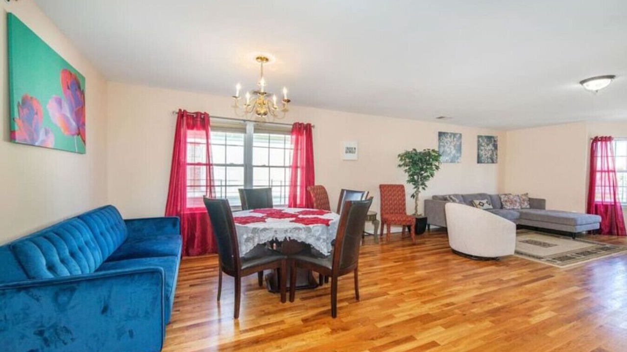 Photo of Livingroom in Ironbound District