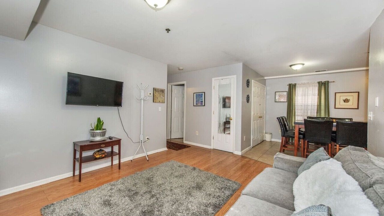 Photo of Livingroom in Ironbound District