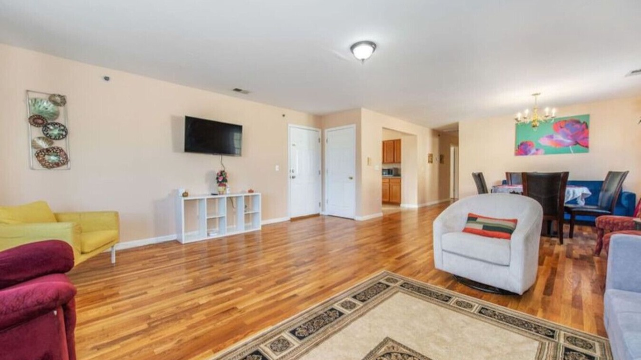 Photo of Livingroom in Ironbound District