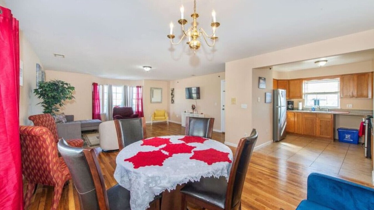 Photo of Livingroom in Ironbound District
