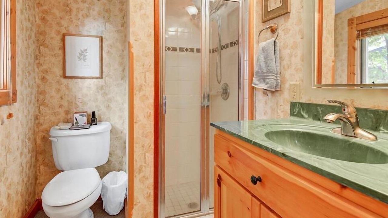 Photo of Bathroom in Hillman