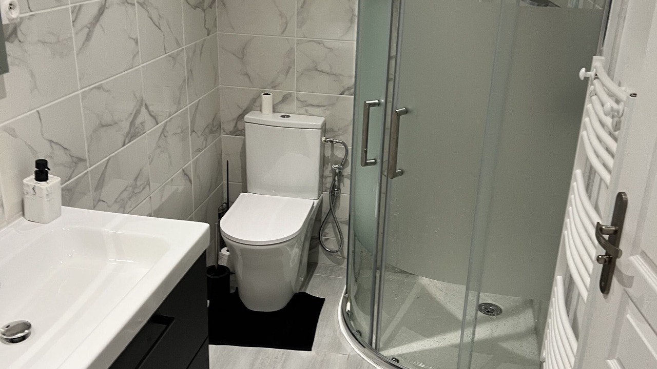 Photo of Bathroom in La Chapelle-du-Noyer