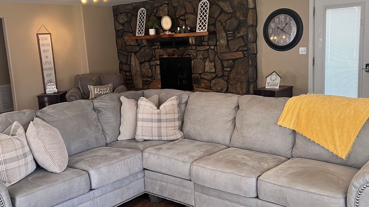 Photo of Livingroom in Mammoth Spring