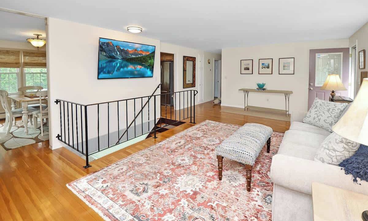 Photo of Livingroom in North Hampton