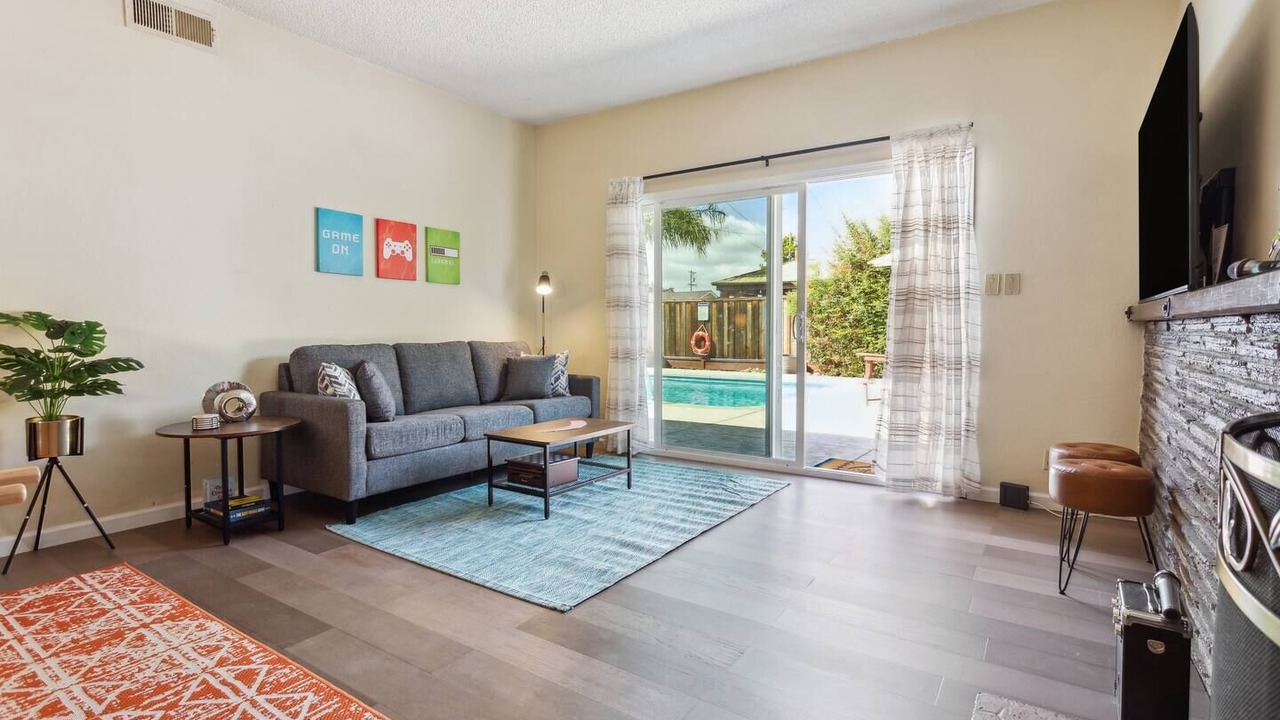 Photo of Livingroom in Concord