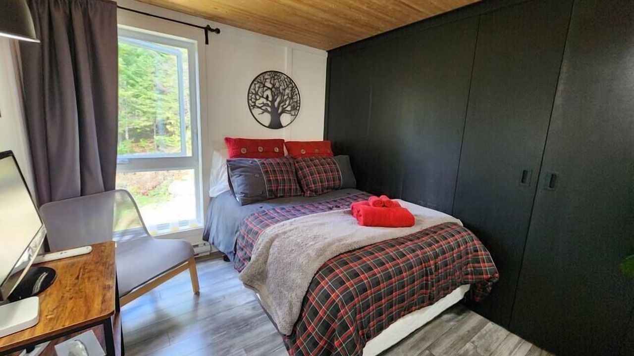 Photo of Bedroom in St-Adolphe-d'Howard
