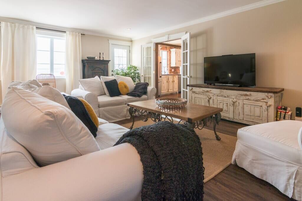 Photo of Bedroom in Saint-Jean-de-l'lle-d'Orleans