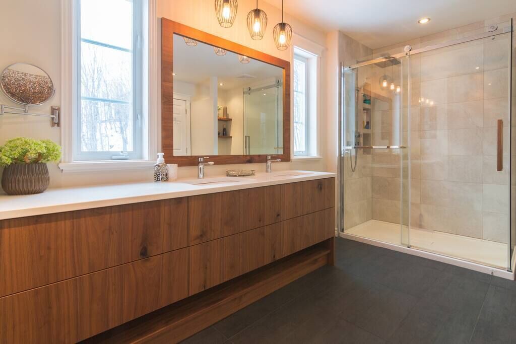 Photo of Bathroom in Saint-Jean-de-l'lle-d'Orleans