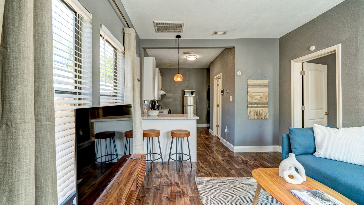 Photo of Livingroom in Northside