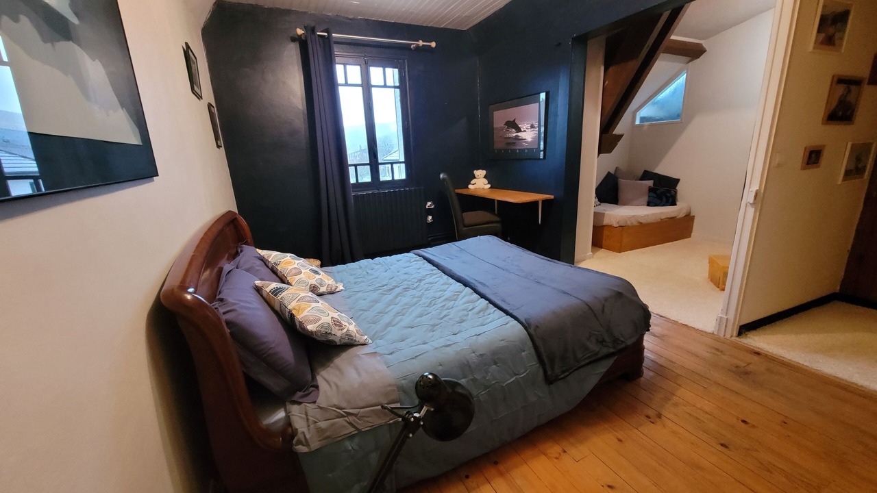 Photo of Bedroom in Yenne