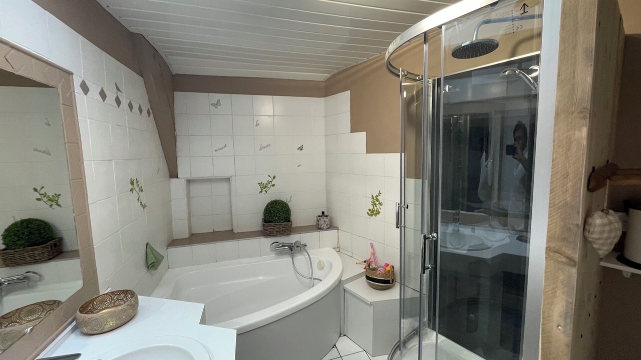 Photo of Bathroom in Yenne