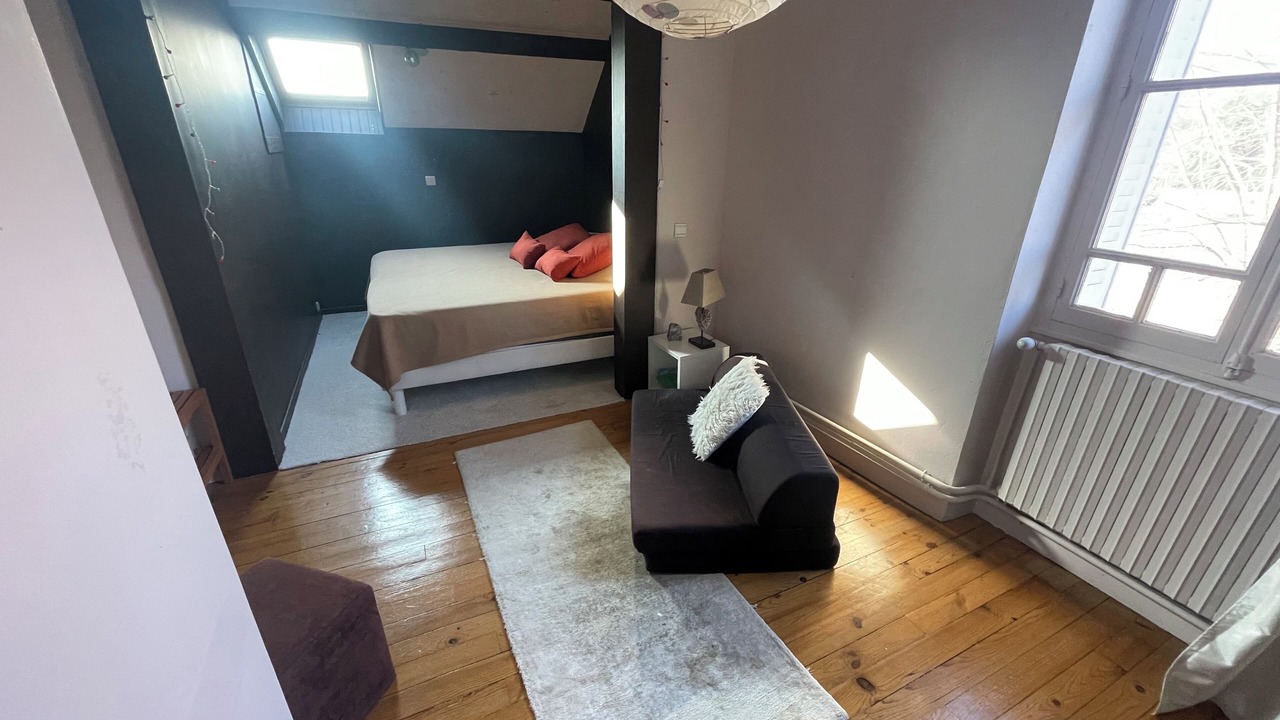 Photo of Bedroom in Yenne