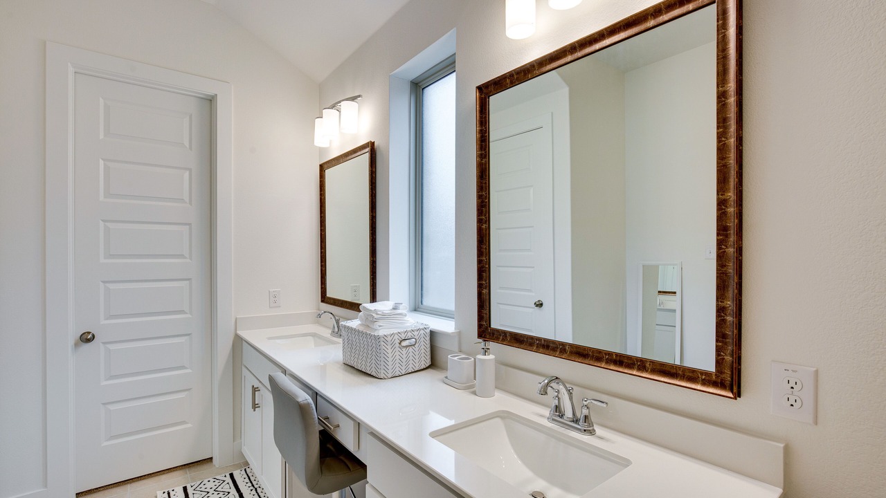 Photo of Bathroom in Fate