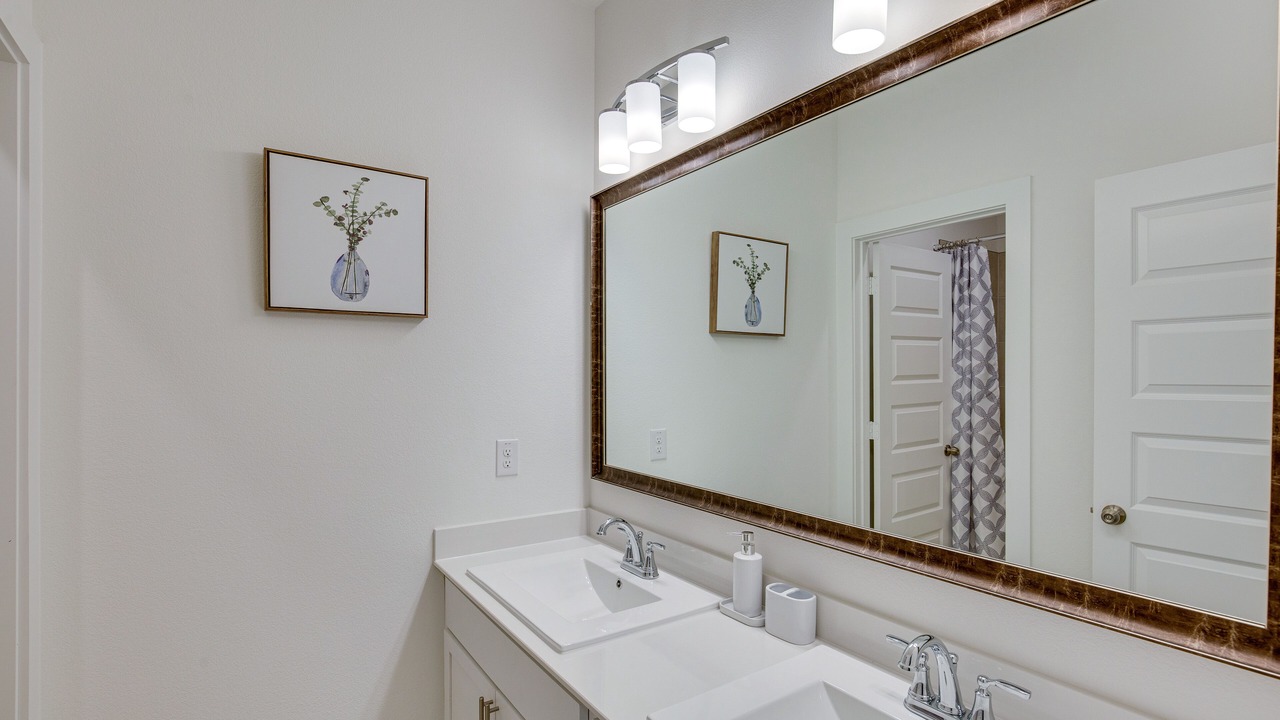 Photo of Bathroom in Fate