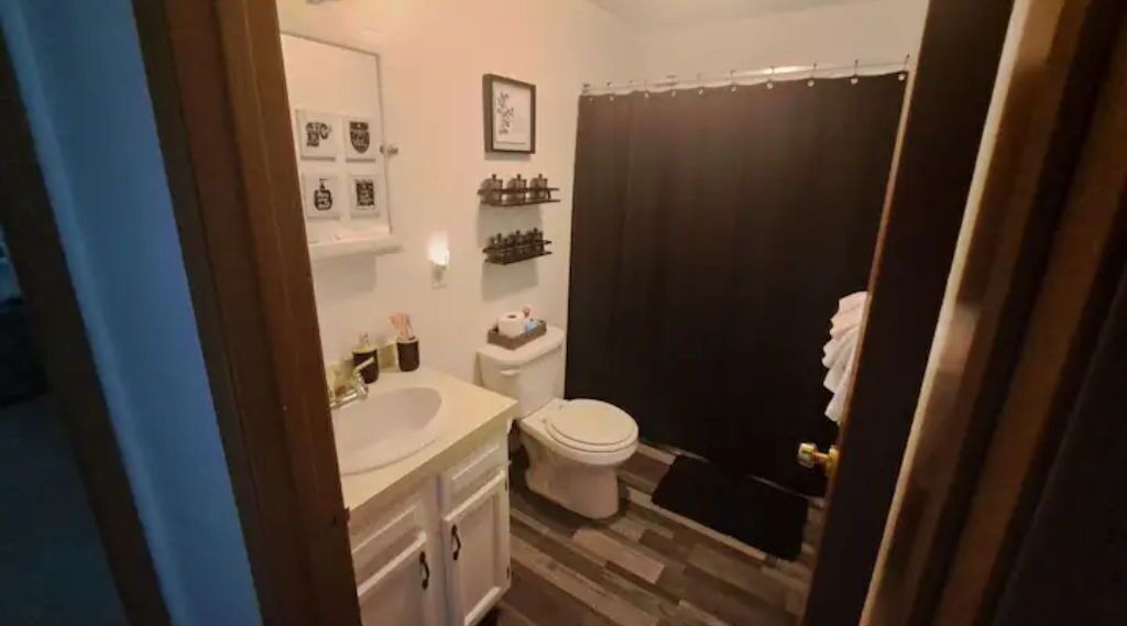 Photo of Bathroom in Niagara Falls