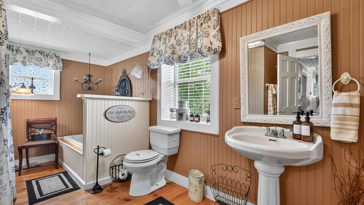 Photo of Bathroom in Ducktown