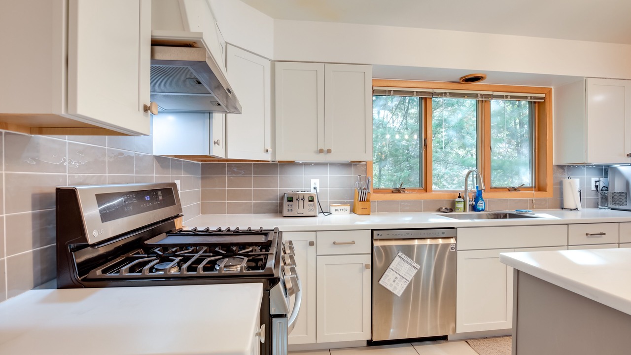 Photo of Kitchen in Pelican Lake