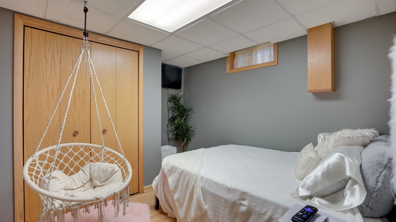 Photo of Bedroom in Pelican Lake