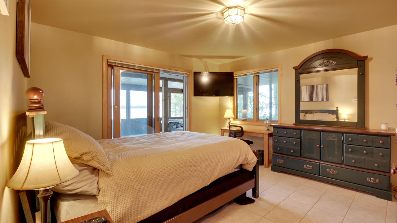 Photo of Bedroom in Pelican Lake
