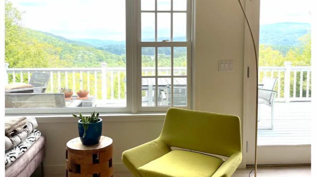 Photo of Livingroom in Canaan