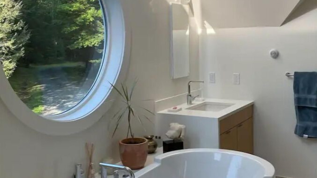 Photo of Bathroom in Canaan