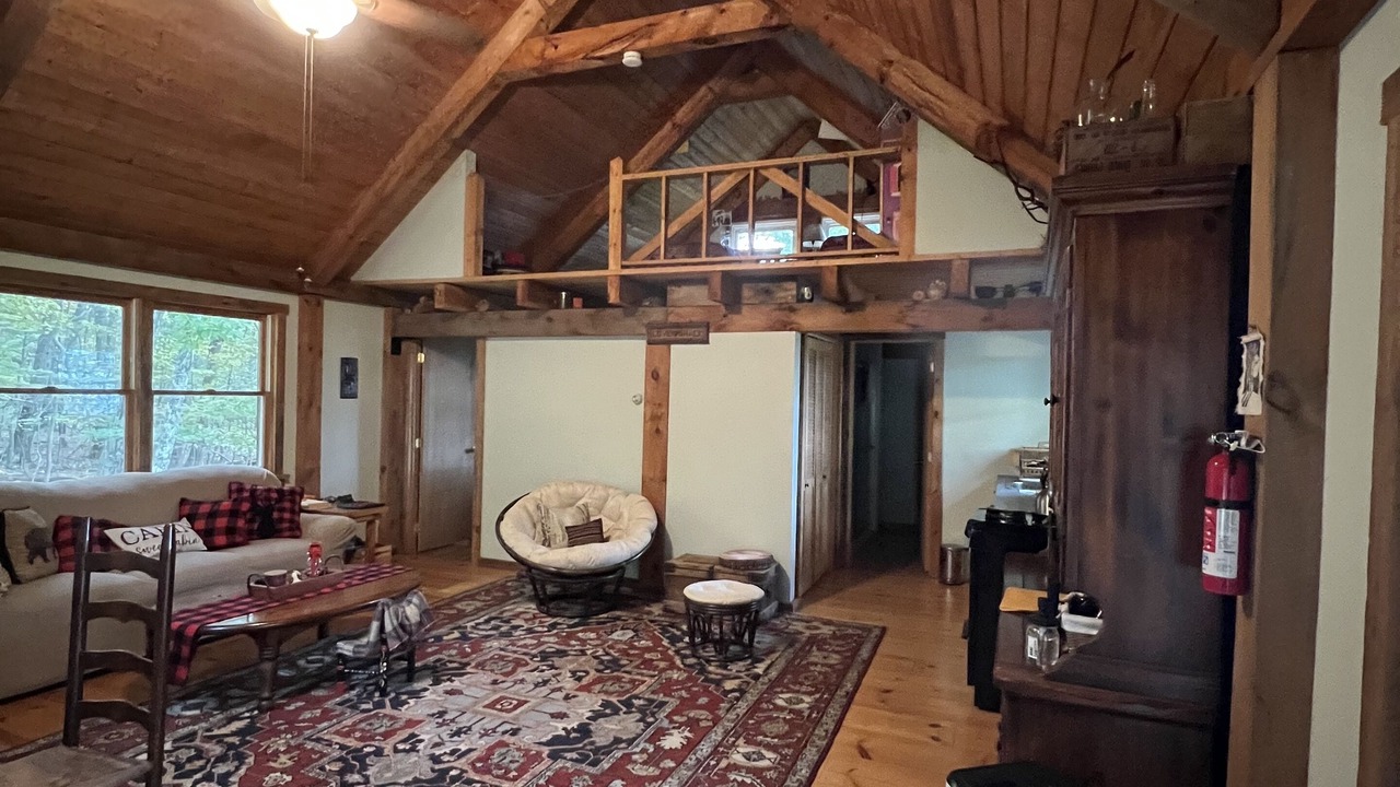 Photo of Livingroom in Saugerties
