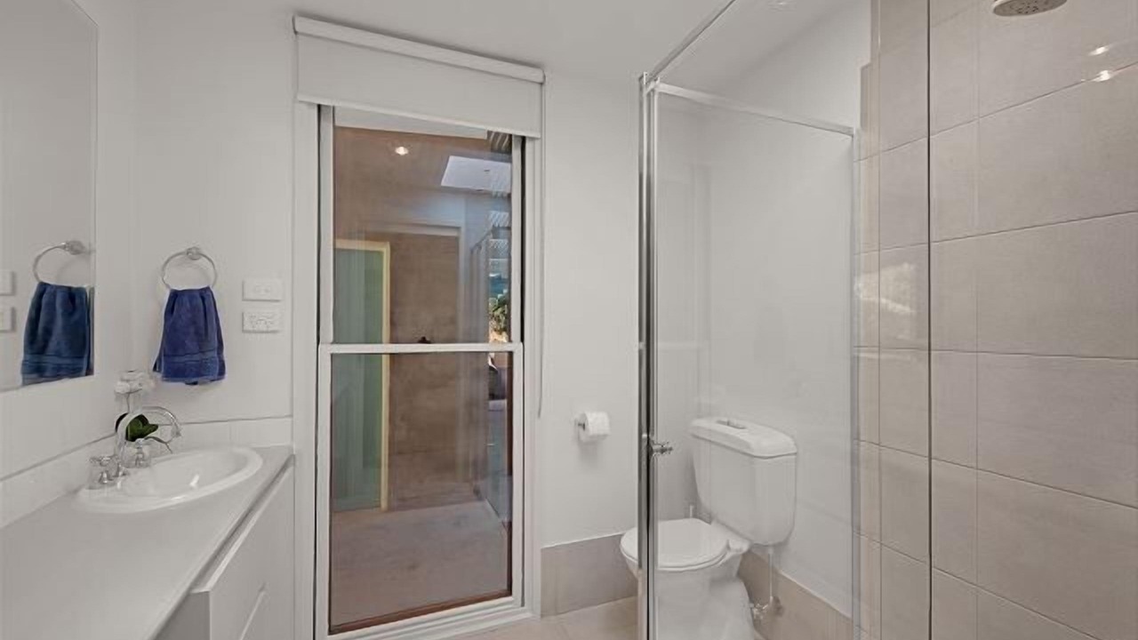 Photo of Bathroom in Buckland