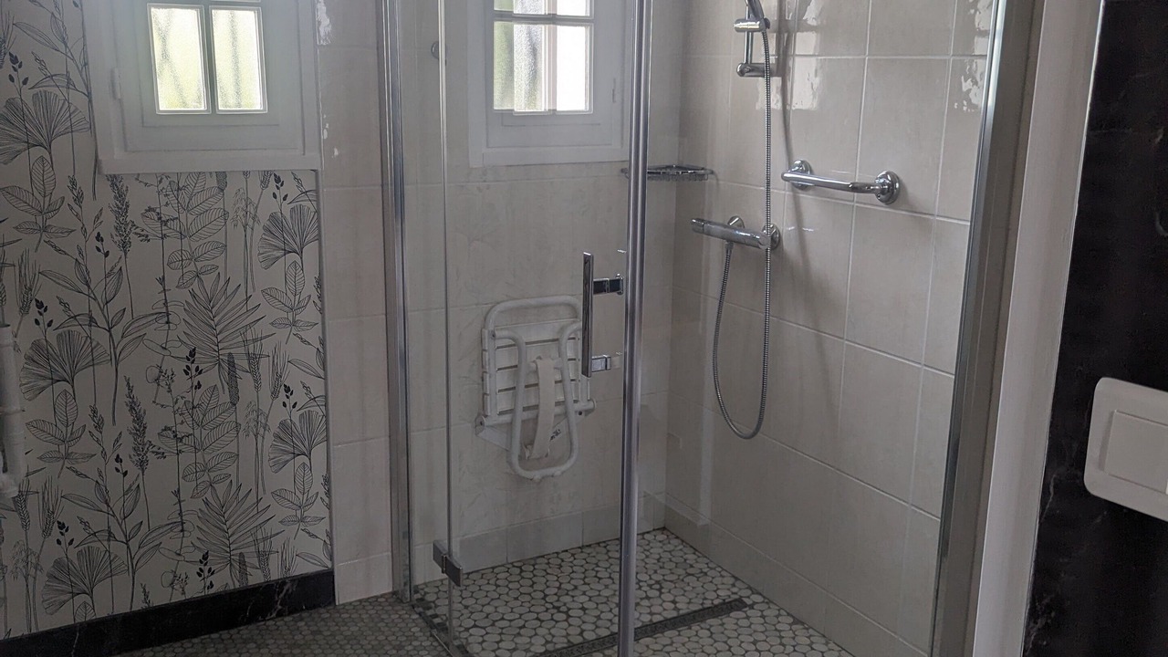 Photo of Bathroom in Saint-Georges-sur-Cher