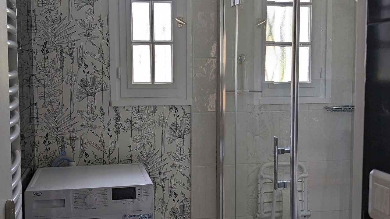 Photo of Bathroom in Saint-Georges-sur-Cher
