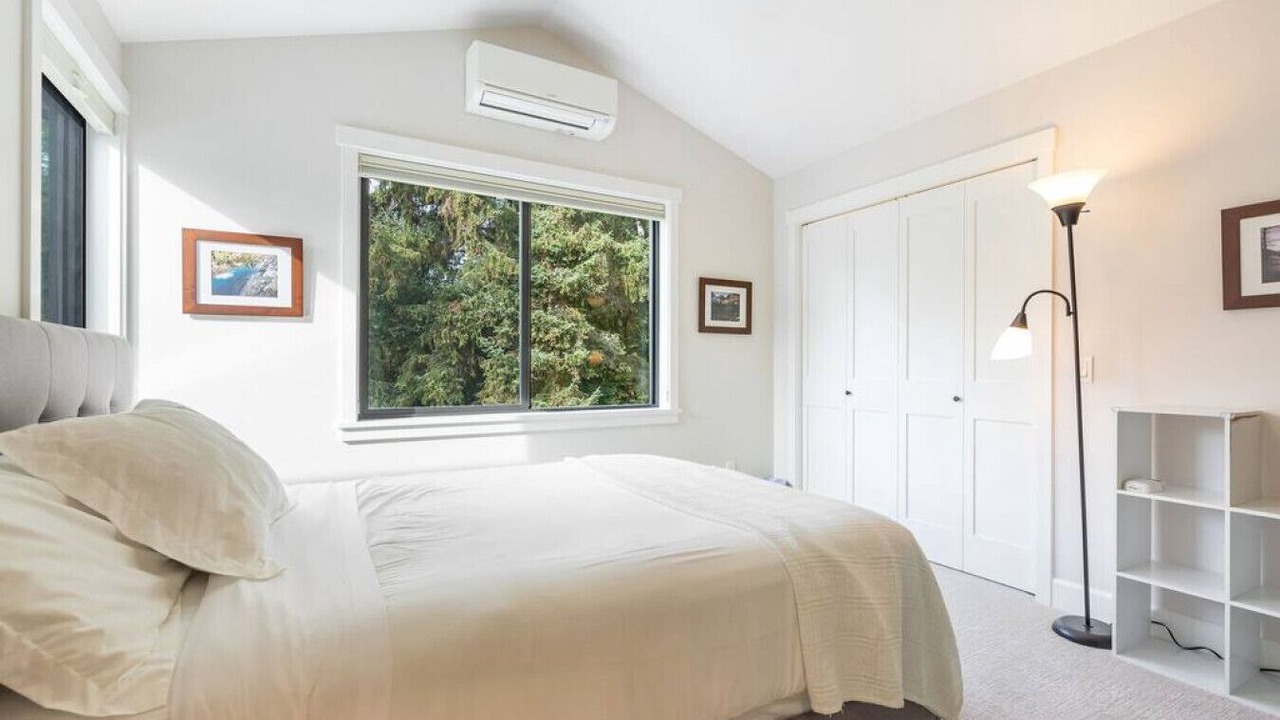 Photo of Bedroom in Matthews Beach