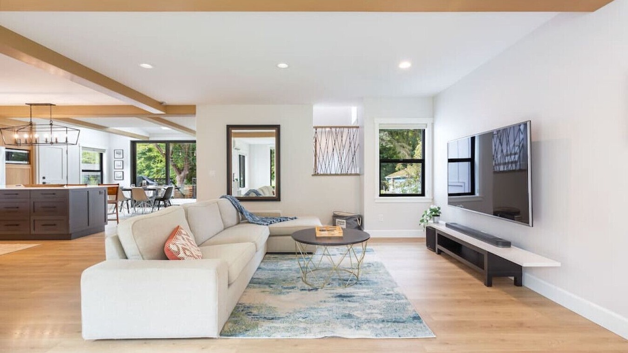 Photo of Livingroom in Matthews Beach