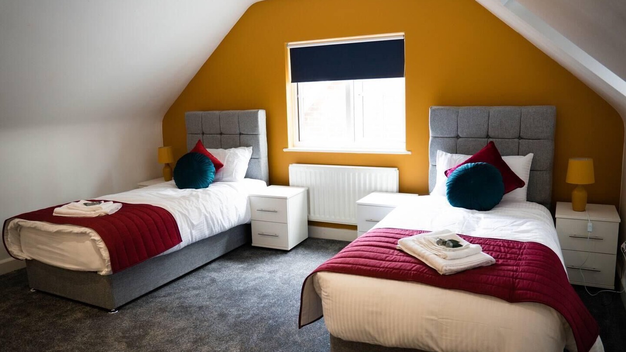 Photo of Others in Horley