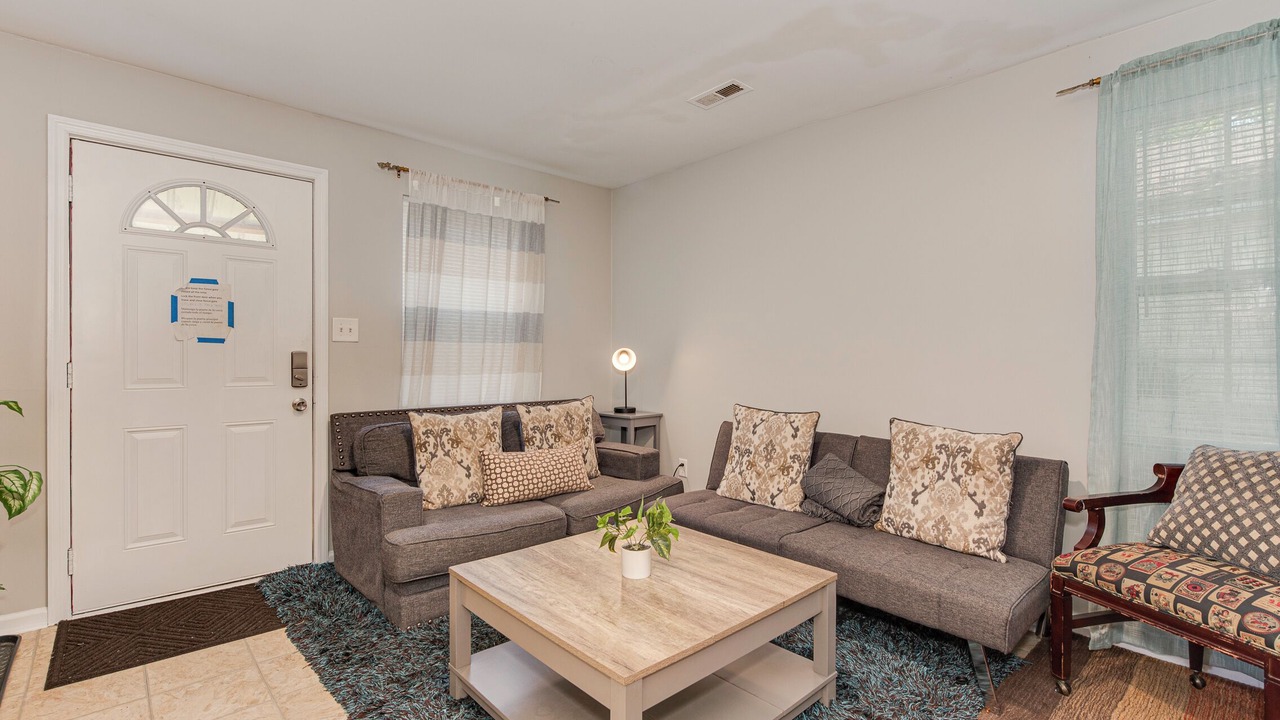 Photo of Livingroom in Enderly Park