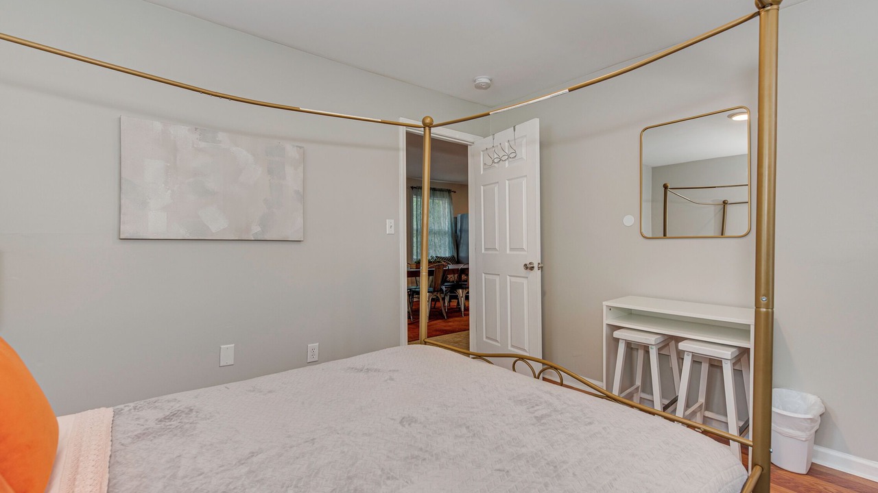 Photo of Bedroom in Enderly Park