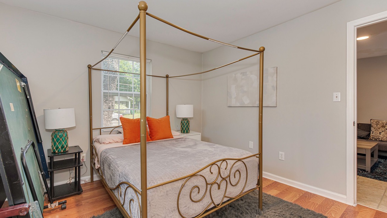 Photo of Bedroom in Enderly Park