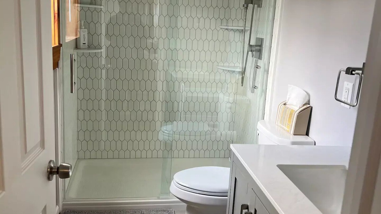 Photo of Bathroom in Beach Lake