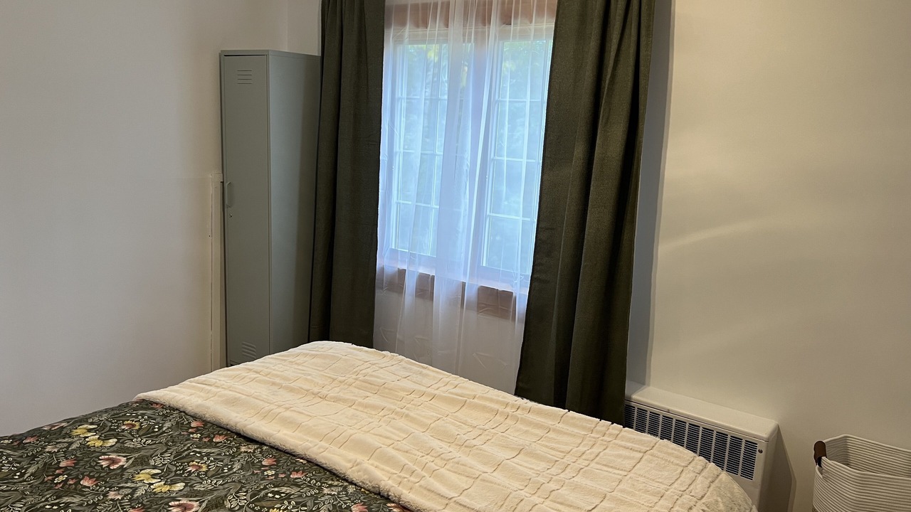 Photo of Bedroom in Beach Lake