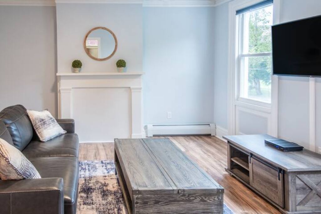 Photo of Livingroom in Newburgh