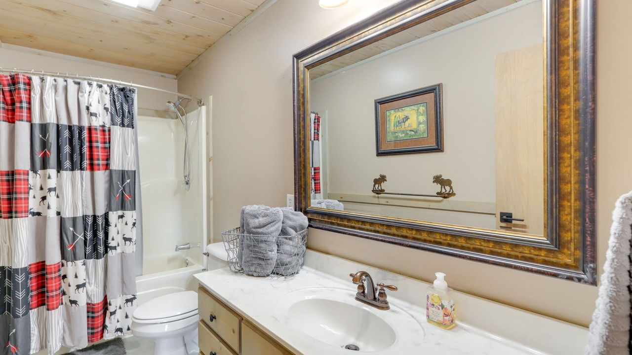 Photo of Bathroom in Hidden Lake