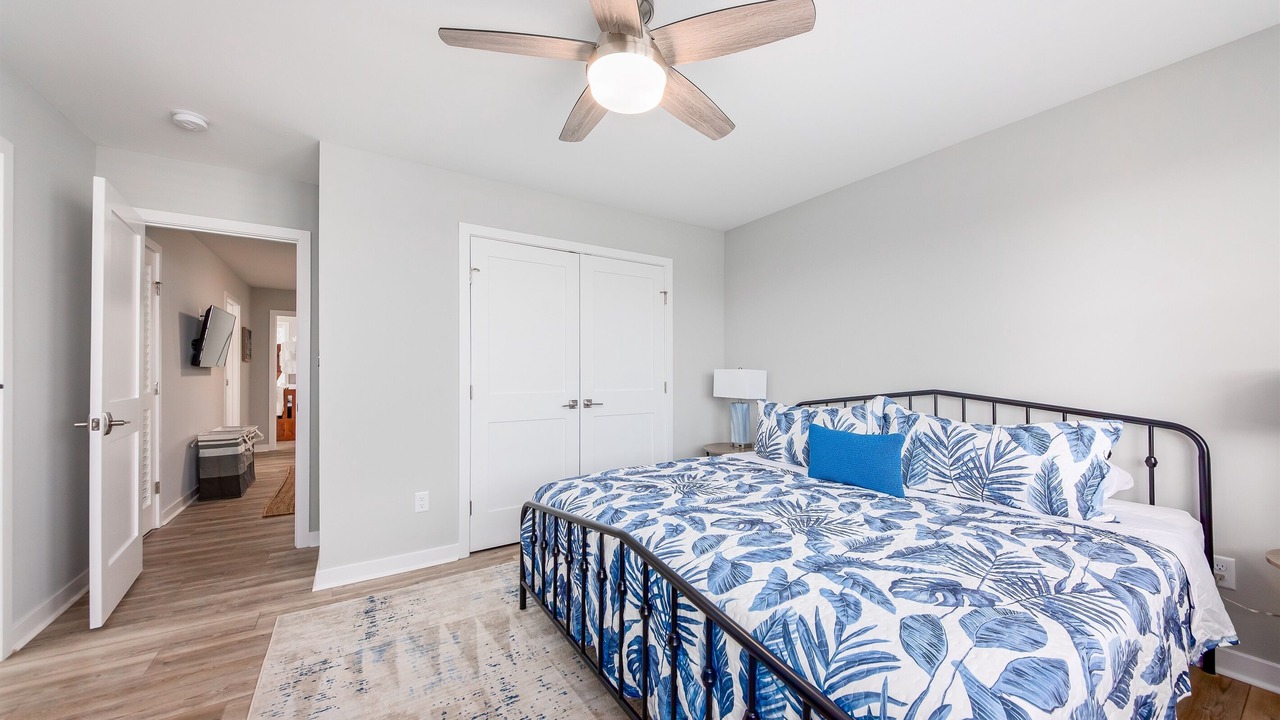 Photo of Others in Issue